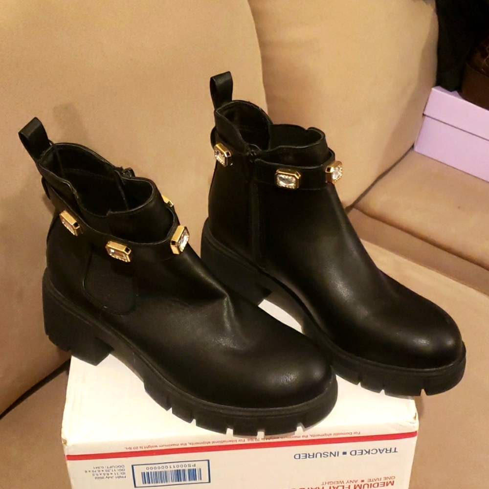 Madden NYC Black Rhinestone  Embellished Amulet Platform Chelsea Boots Size 9